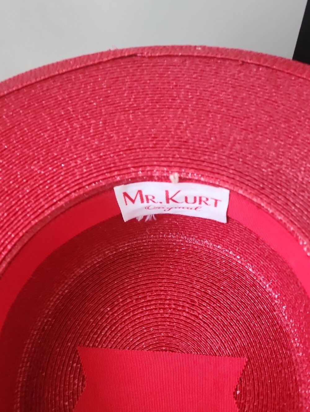 Elegant Red Wide-Brim Straw Hat with Bow - Picture 13 of 13